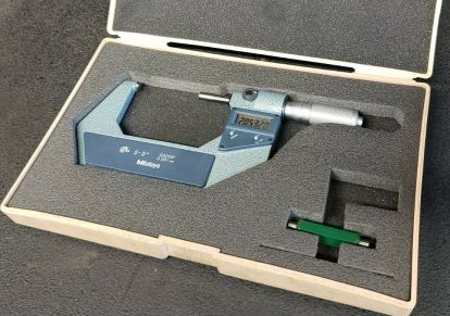 Mitutoyo Digital Micrometer IP65, Inch/Metric 75-100mm/3-4", without output Item number: 293-372 Ratchet Stop